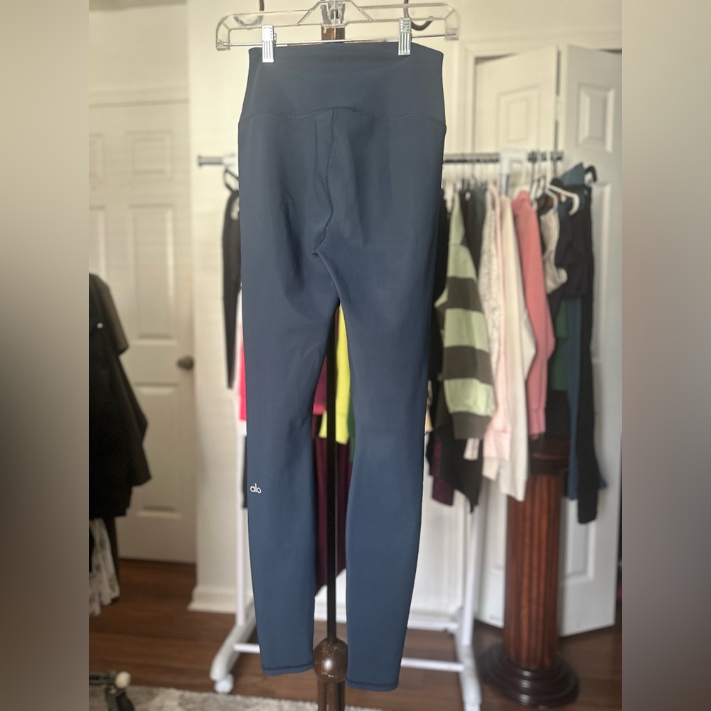 ALO YOGA RIPPED WARRIOR LEGGINGS WOMEN’S SIZE SMALL BLUE - Picture 10 of 10